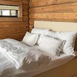 10 Person In Moen-by Traum