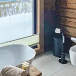 10 Person In Moen-by Traum
