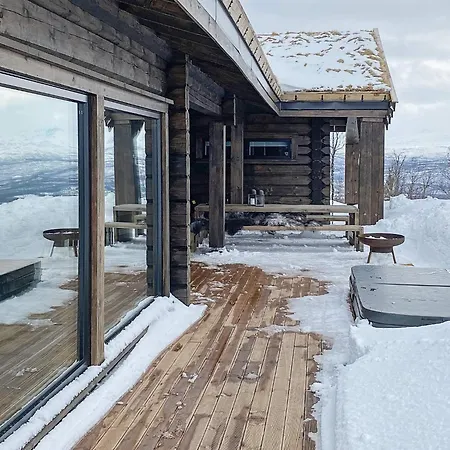 10 Person In Moen-by Traum *