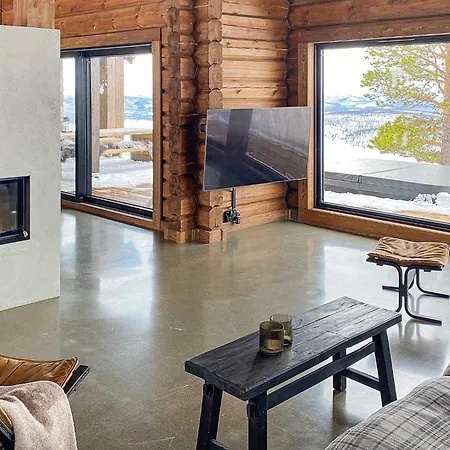 10 Person In Moen-by Traum