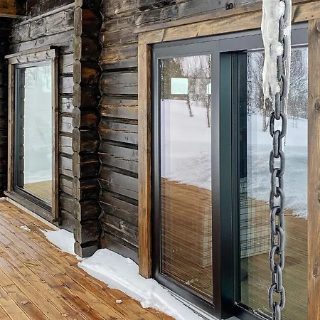 10 Person In Moen-by Traum * Moen i Målselv