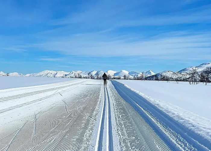 10 Person In Moen-by Traum Casa de Férias Moen i Målselv